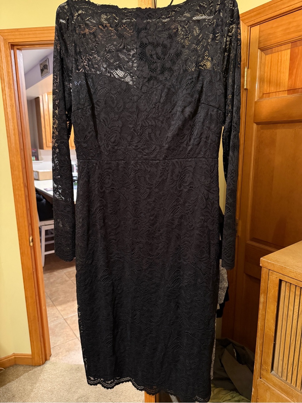 Lulu’s Black Lace Long-Sleeve Women's Dress